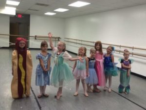 ht_hot_dog_princess_em_1160606_4x3_992